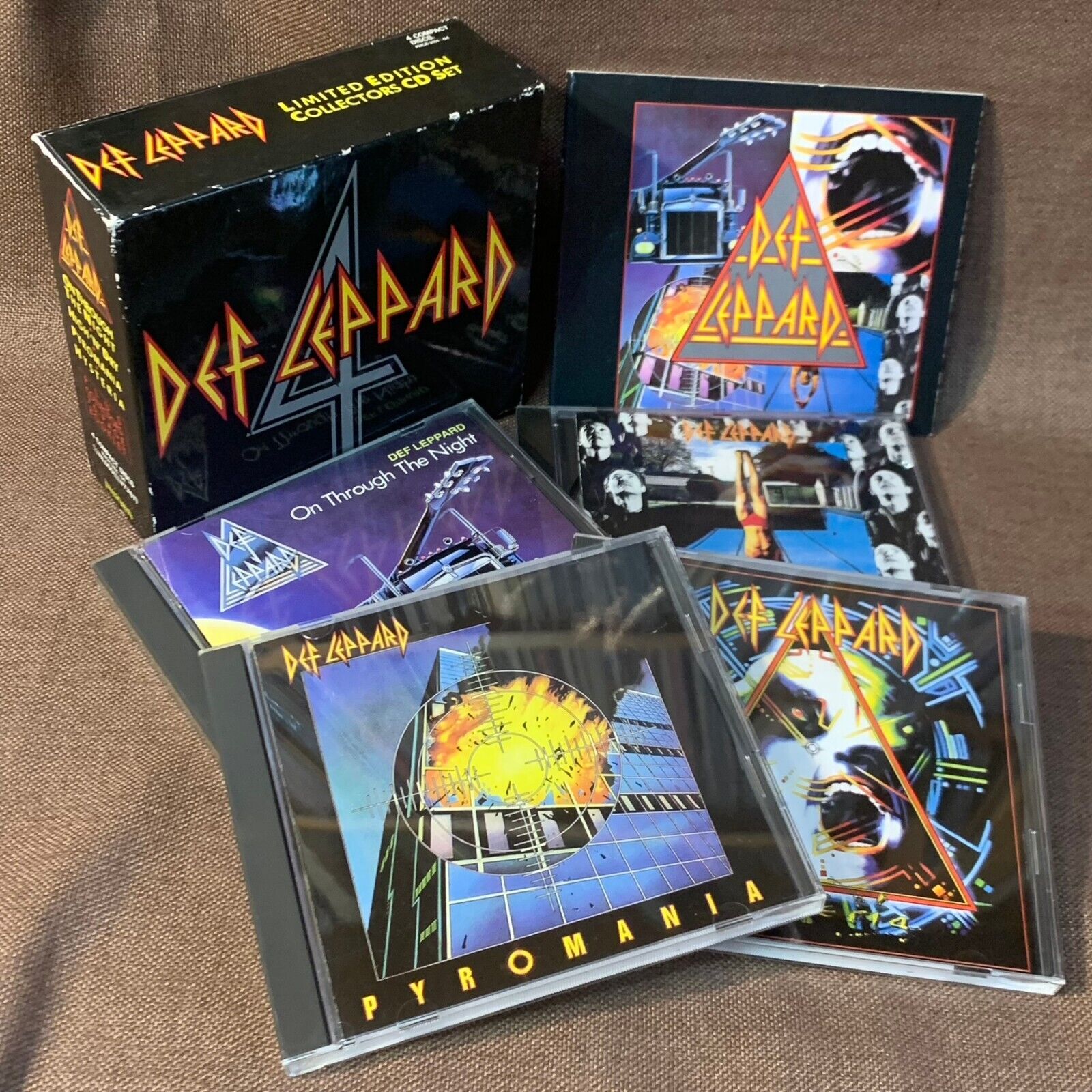DEF LEPPARD 4 Great Box JAPAN 4CD BOX PHCR-3101~04 w/ 73p DEF LEPPARD 4 Great Box JAPAN 4CD BOX PHCR-3101~04 w/ 73p