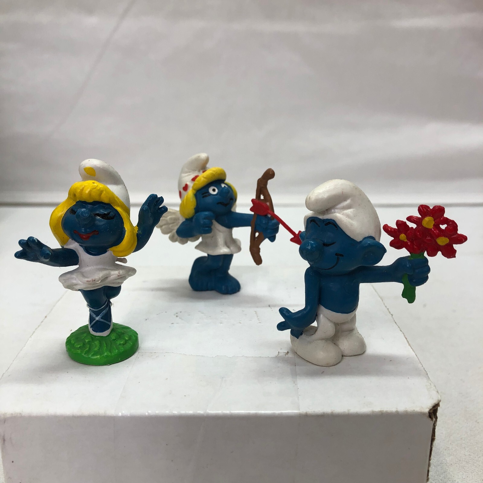 VINTAGE SMURF FIGURINES 2.25 INCH PLASTIC PEYO LOT OF 3