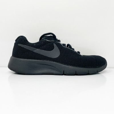 Nike Boys Tanjun 818382-001 Черные кроссовки для бега, размер 1Y