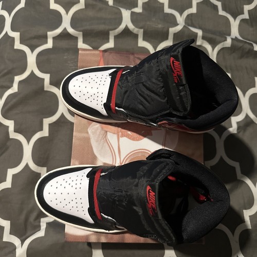 JORDAN SIZE 9 - 2024 MEN’S AIR JORDAN 1 RETRO OG HIGH BLACK TOE REIMAGINED DZ5485-106