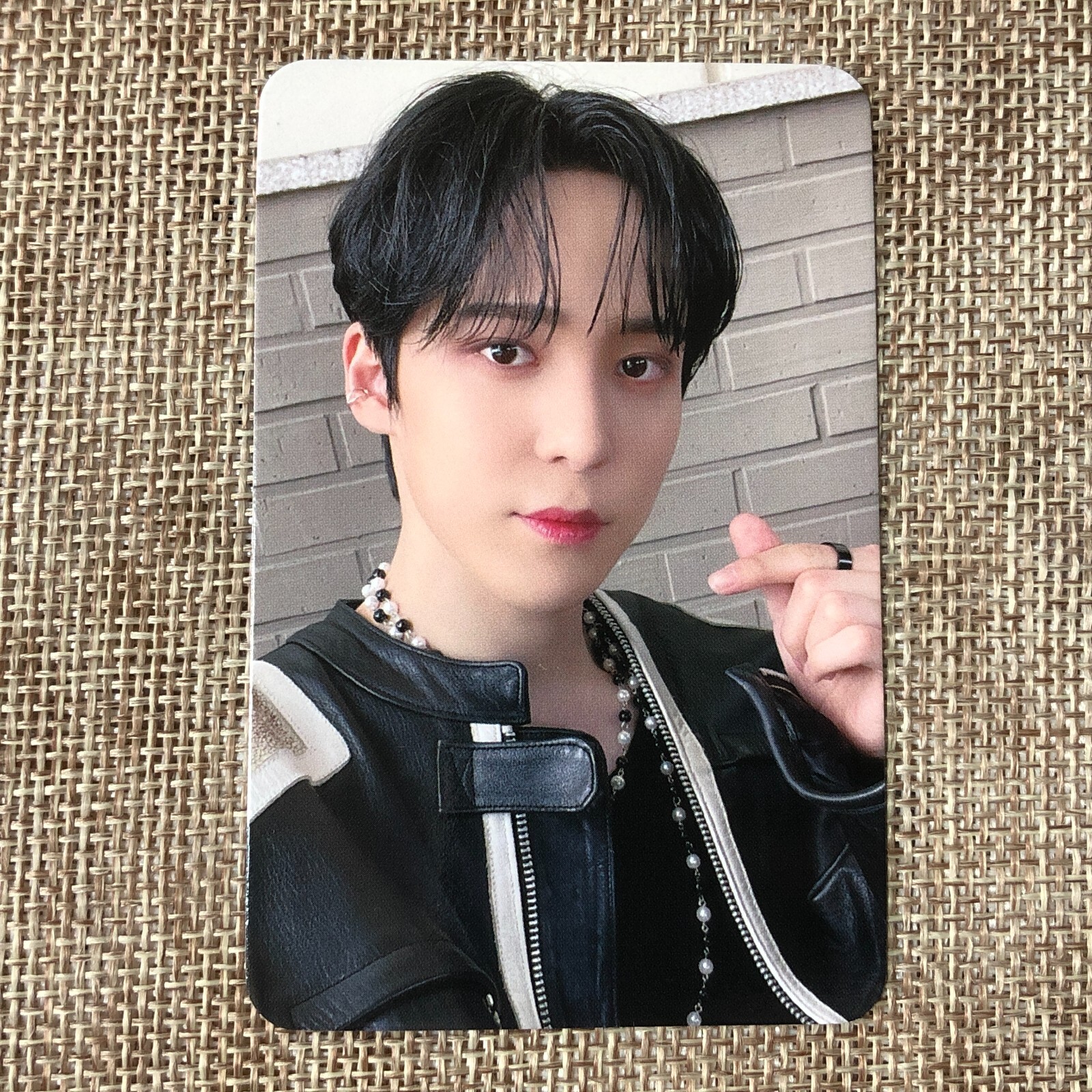 アイドルグッズ ATEEZ - ATEEZ ANSWER YUNHO rare JP OFFICIAL Ateez atz Yunho will US target exclusive glove kiss | Depop