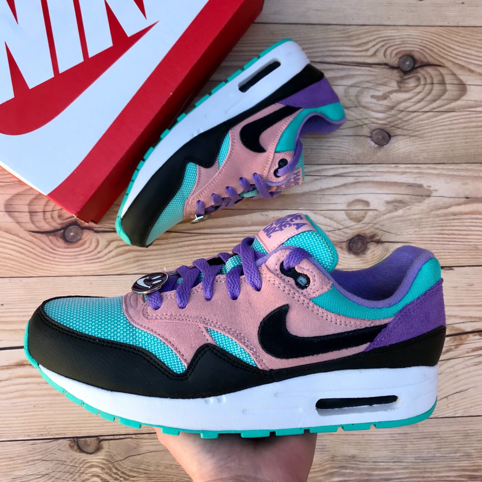 nike air max 1 have a nice day