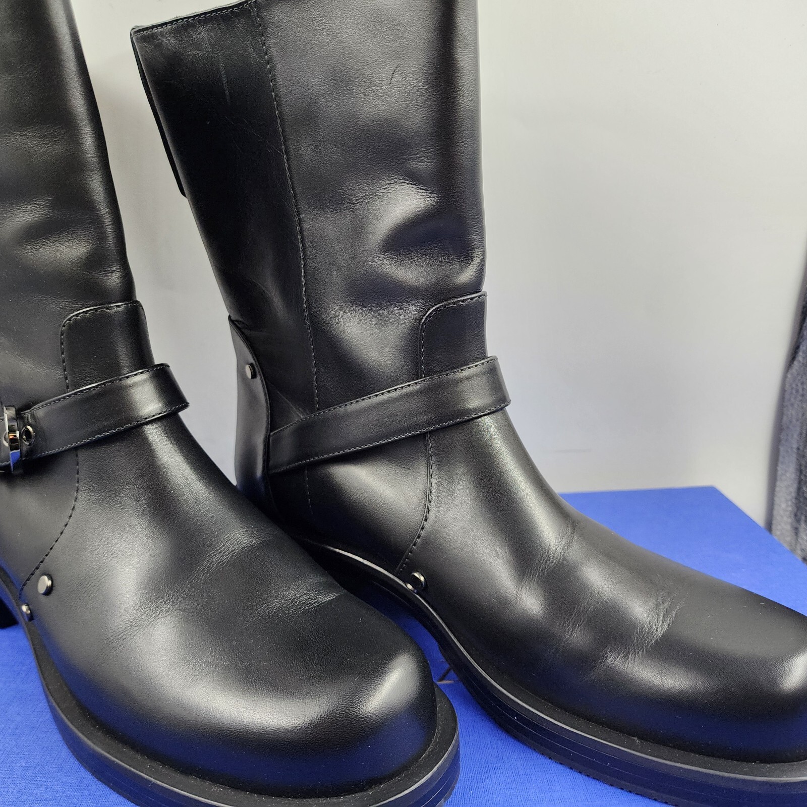 Stuart Weitzman Maverick Studded Leather Ankle Boots Women's 8.5B/39 Black - Picture 6 of 21