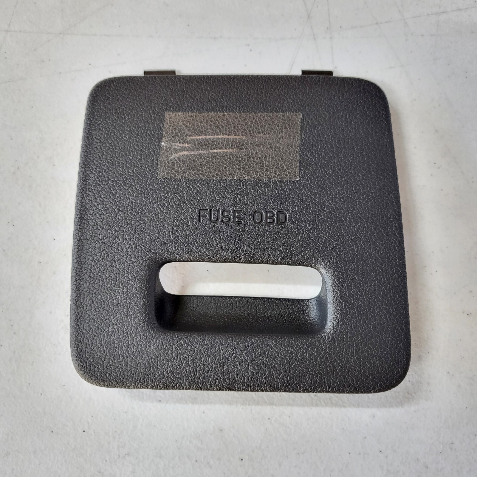 reon.♡ Amazon.com: 84753 2W100 Cab Fuse Box Cover Center Console