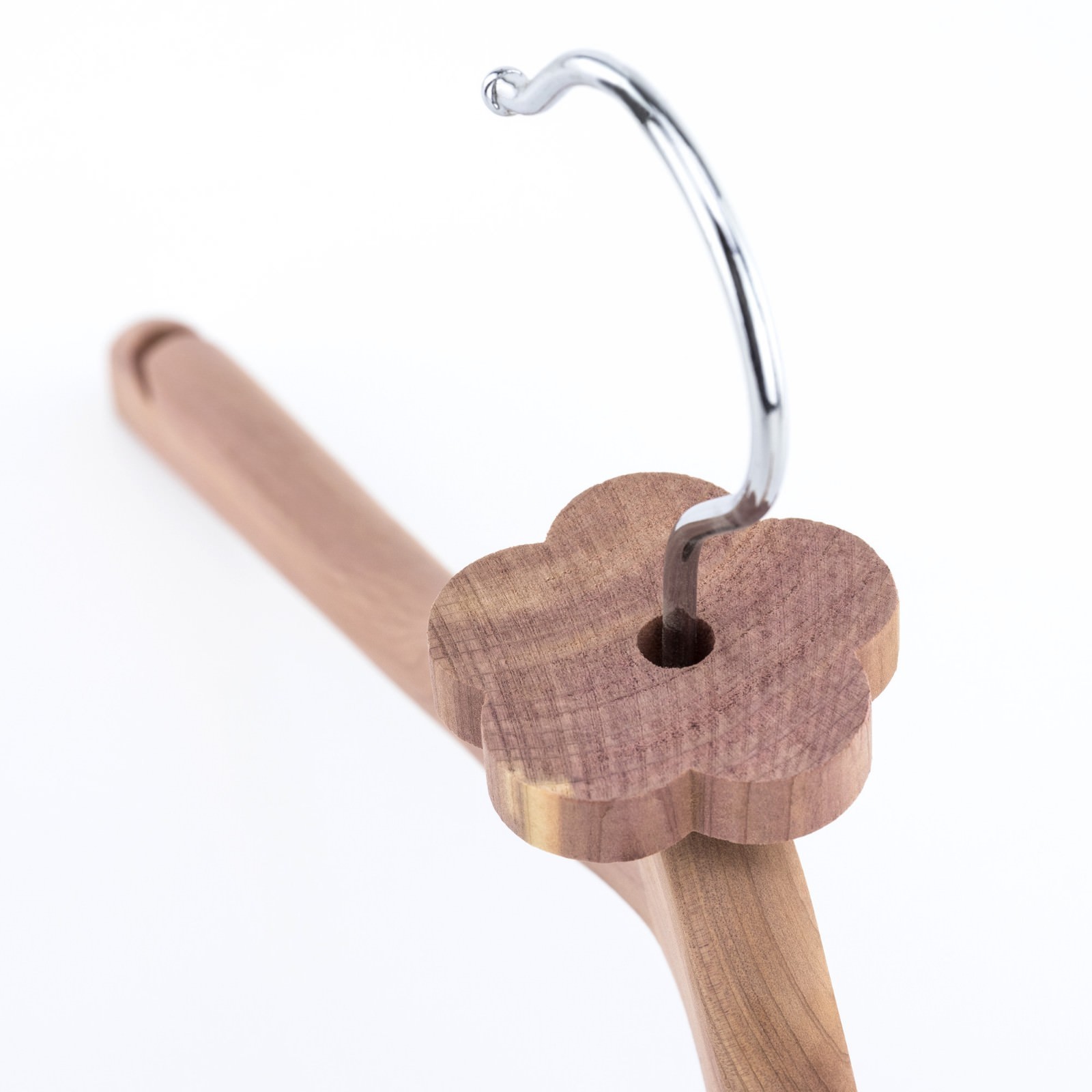 Hangerworld™ 12 Cedar Wood Flower Rings Moth insect Repellent Deterrent