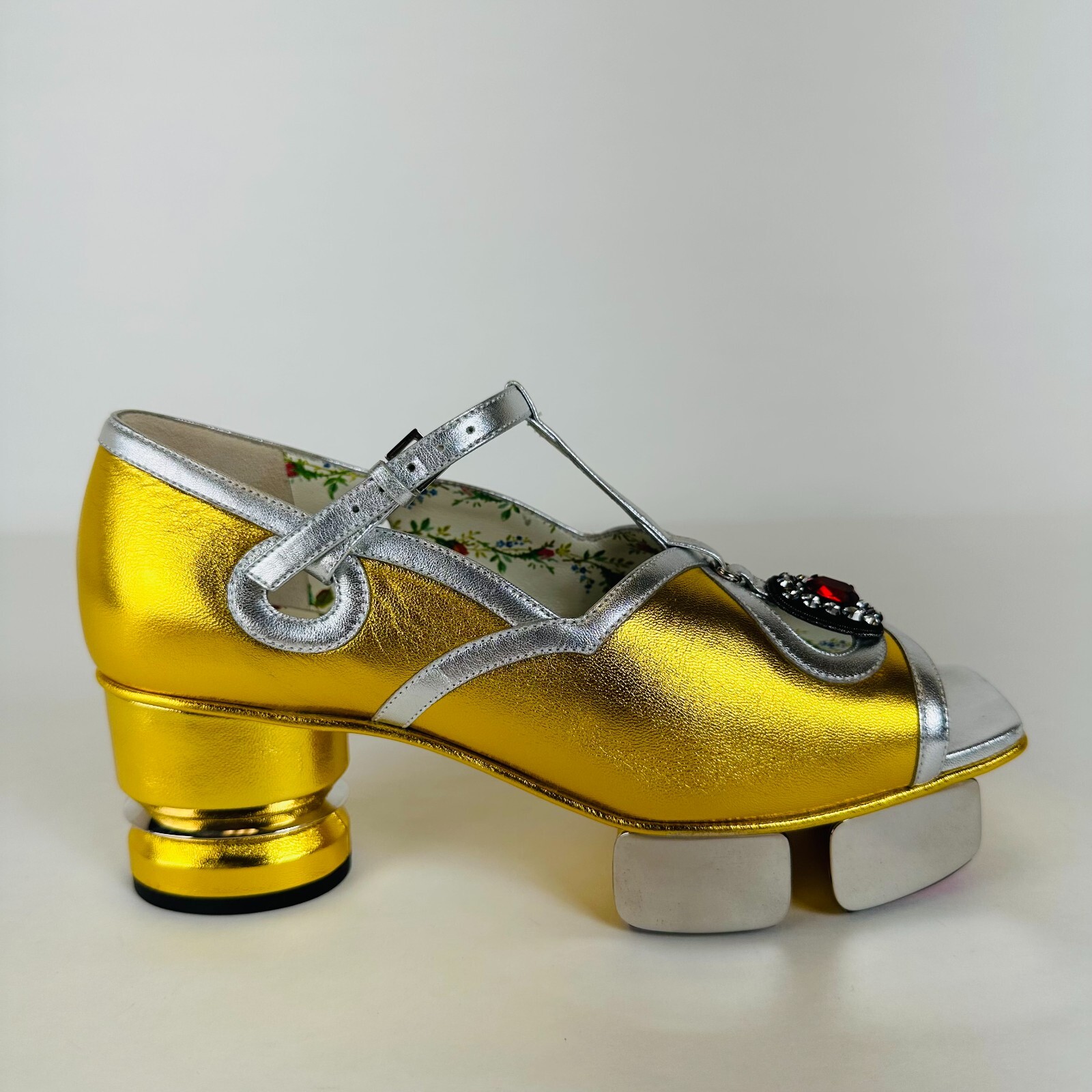 Pre-owned Gucci Gold Leather Platform Open Toe Heel W/red Gem It 38.5/us 8.5 488350 8166