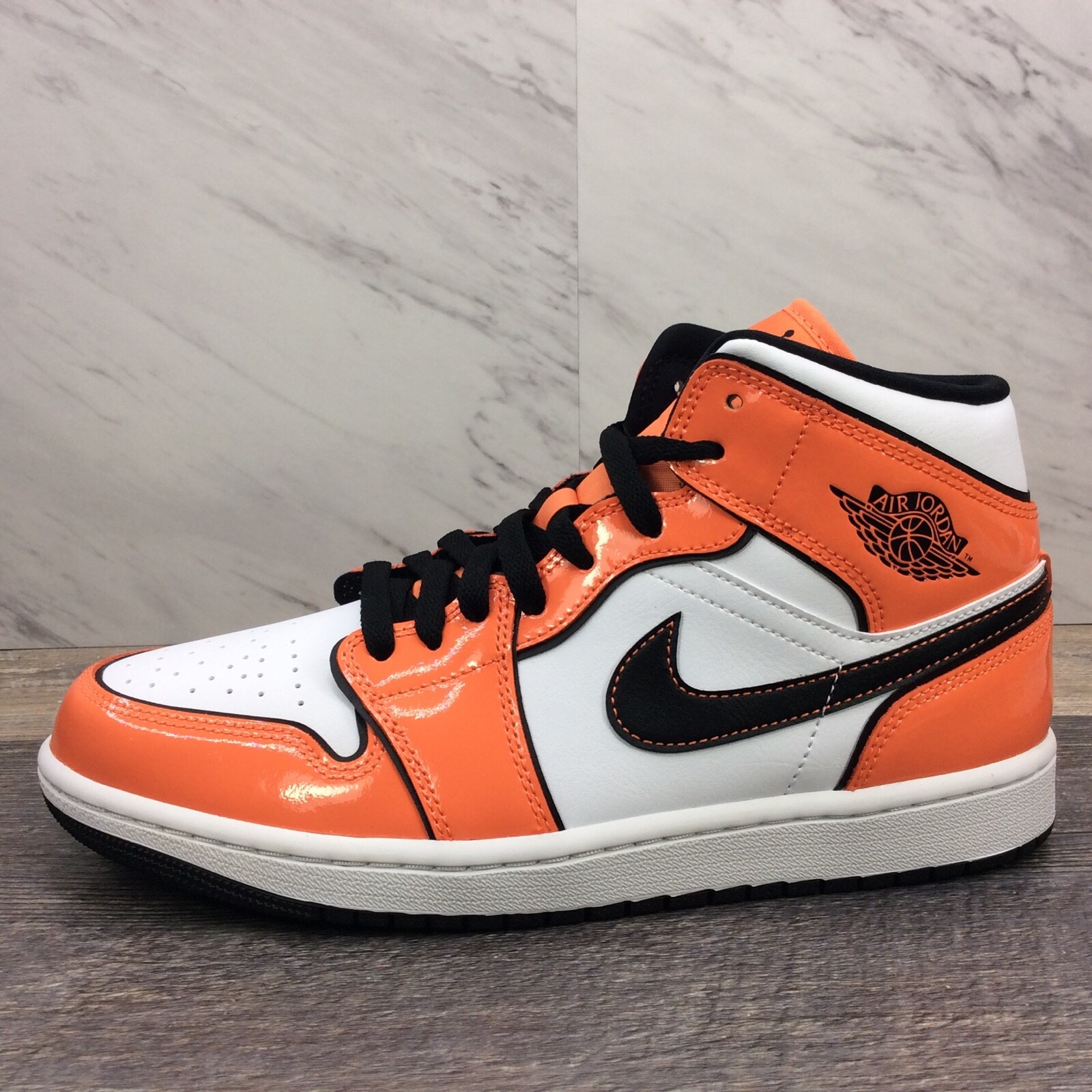 Nike Air Jordan 1 Mid Turf Orange SE 