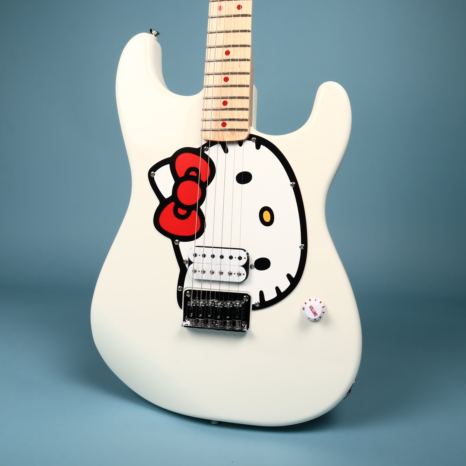 2024 Squier Hello Kitty Stratocaster White Electric Guitar