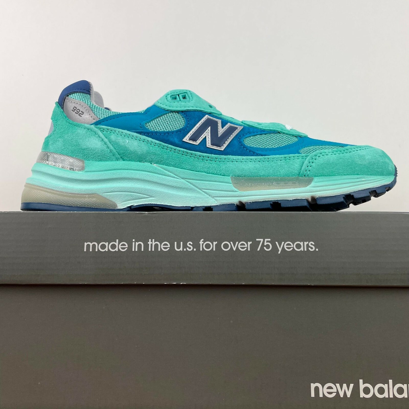 再入荷！】 【日本未発売色】ニューバランス 【日本未発売色