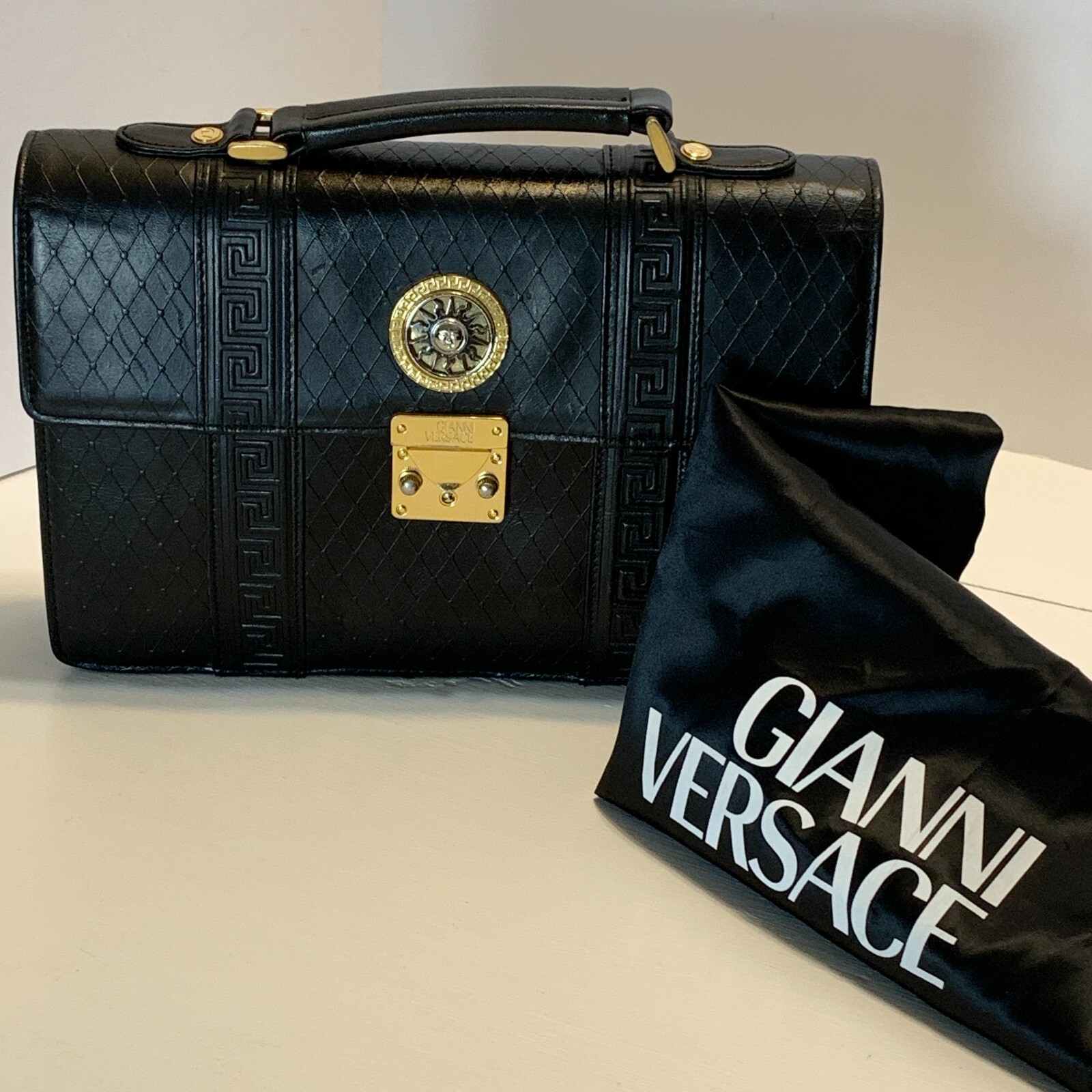 Versace 黒レザーボストンバッグ 楽天市場】ヴェルサーチ ボストンバッグ #ブラックの通販