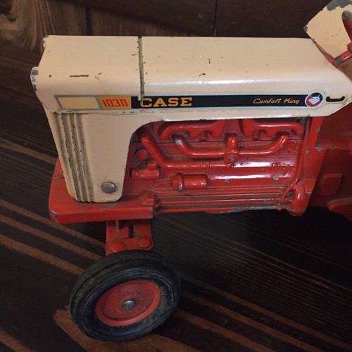 VINTAGE ERTL 1/16 CASE COMFORT KING 1030 TOY TRACTOR!!