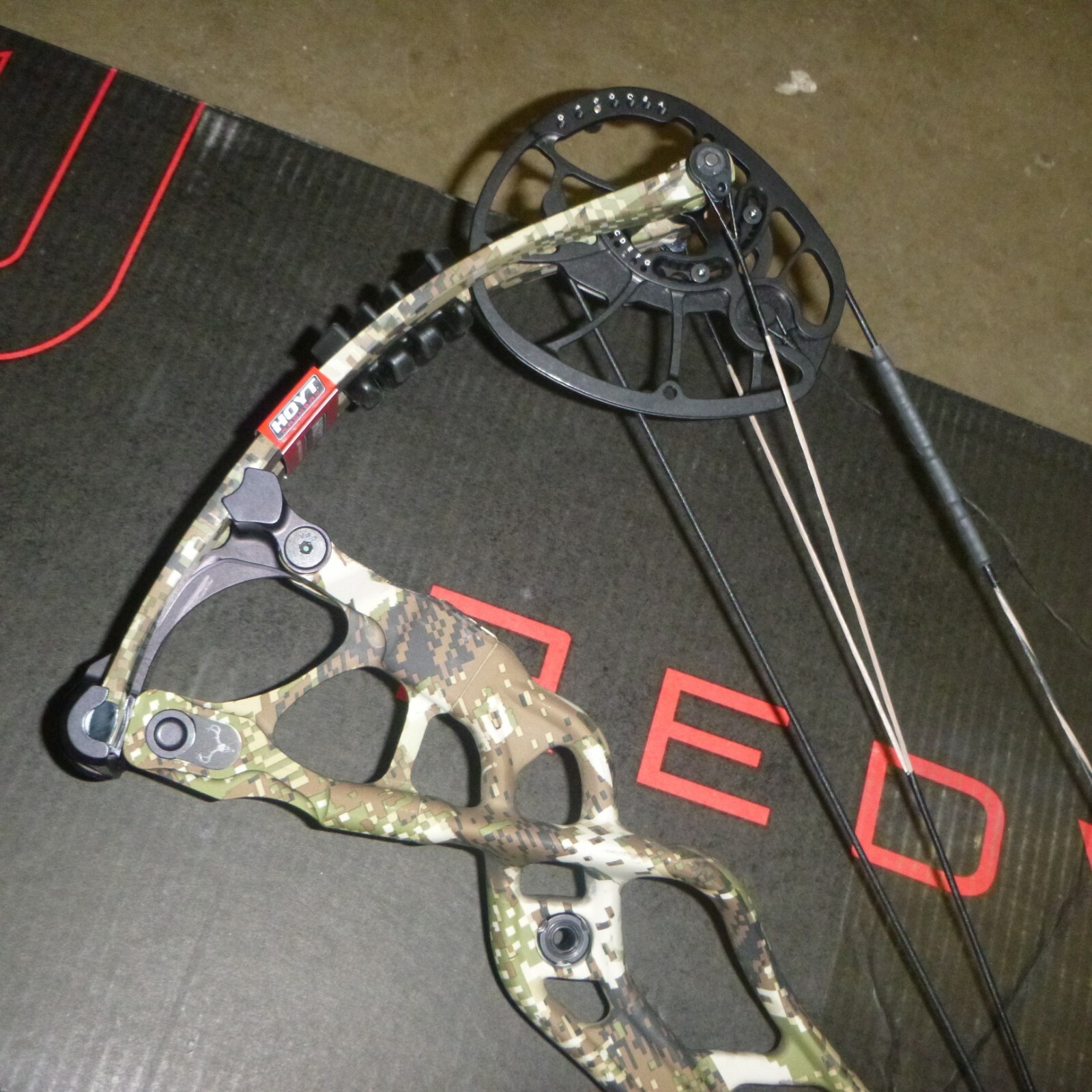 Hoyt RX-1 60-70lbs/27