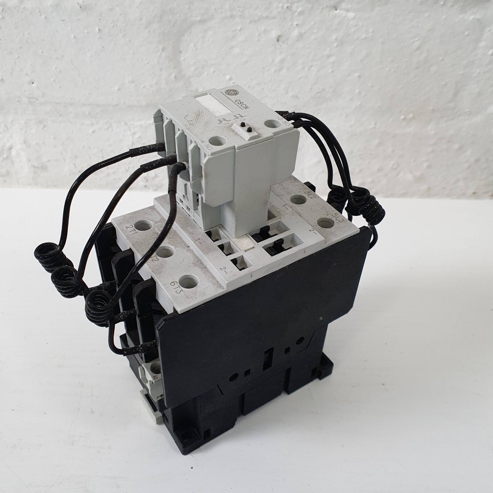 GE  Contactor  3 Phase  CSCN55A310   - B26