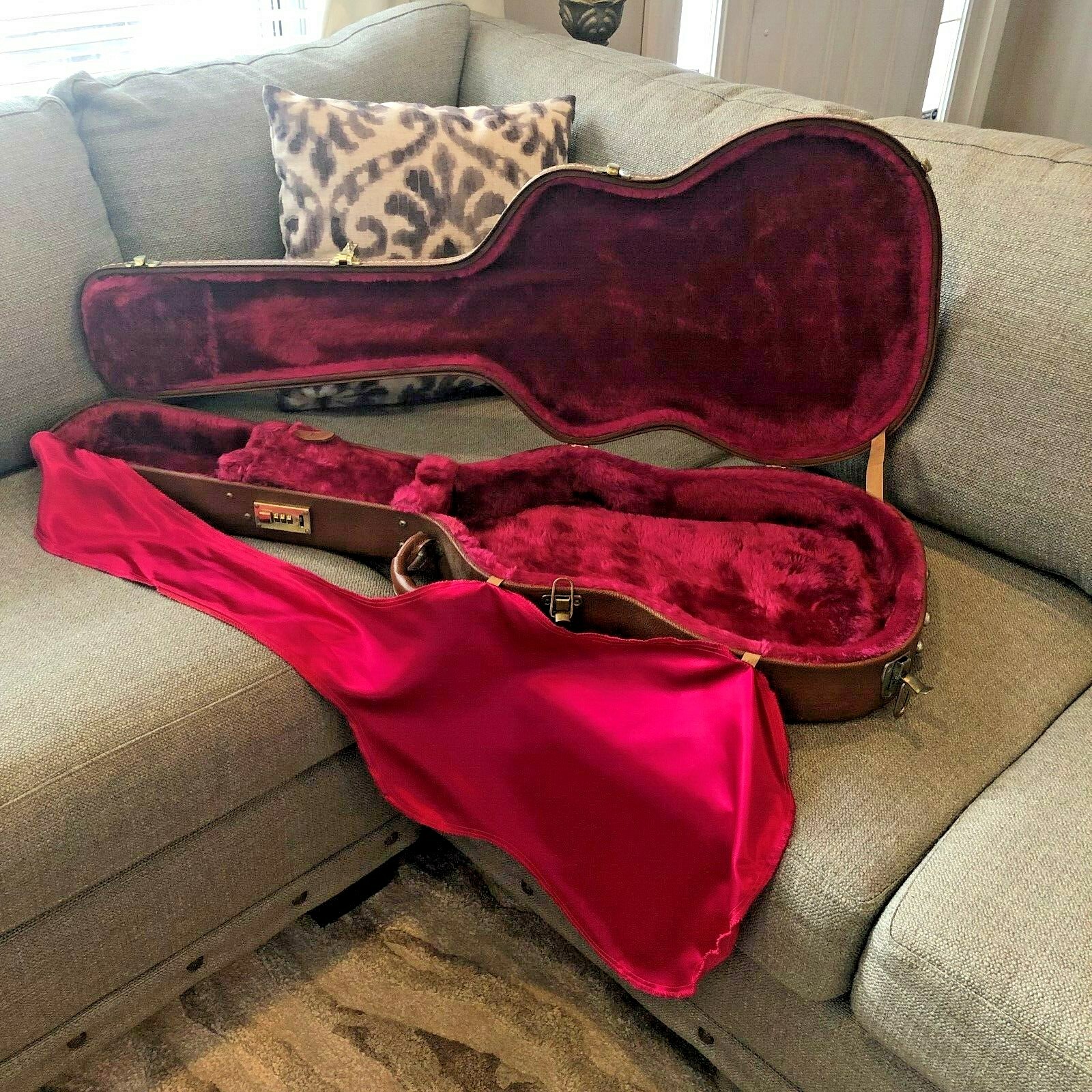 Vintage Gibson USA Les Paul Hard Shell TKL Guitar Case Brown/Pink