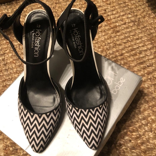 Women high heels size 10 Brand New 