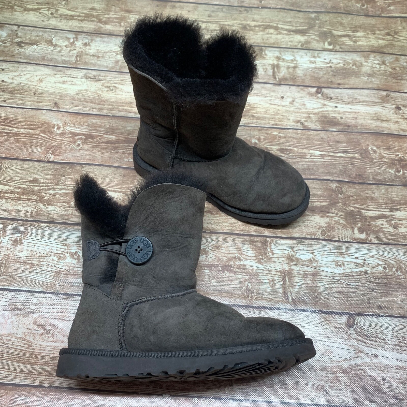 UGG Boots Womens 6 Bailey Button Shearing Brown Suede Mid