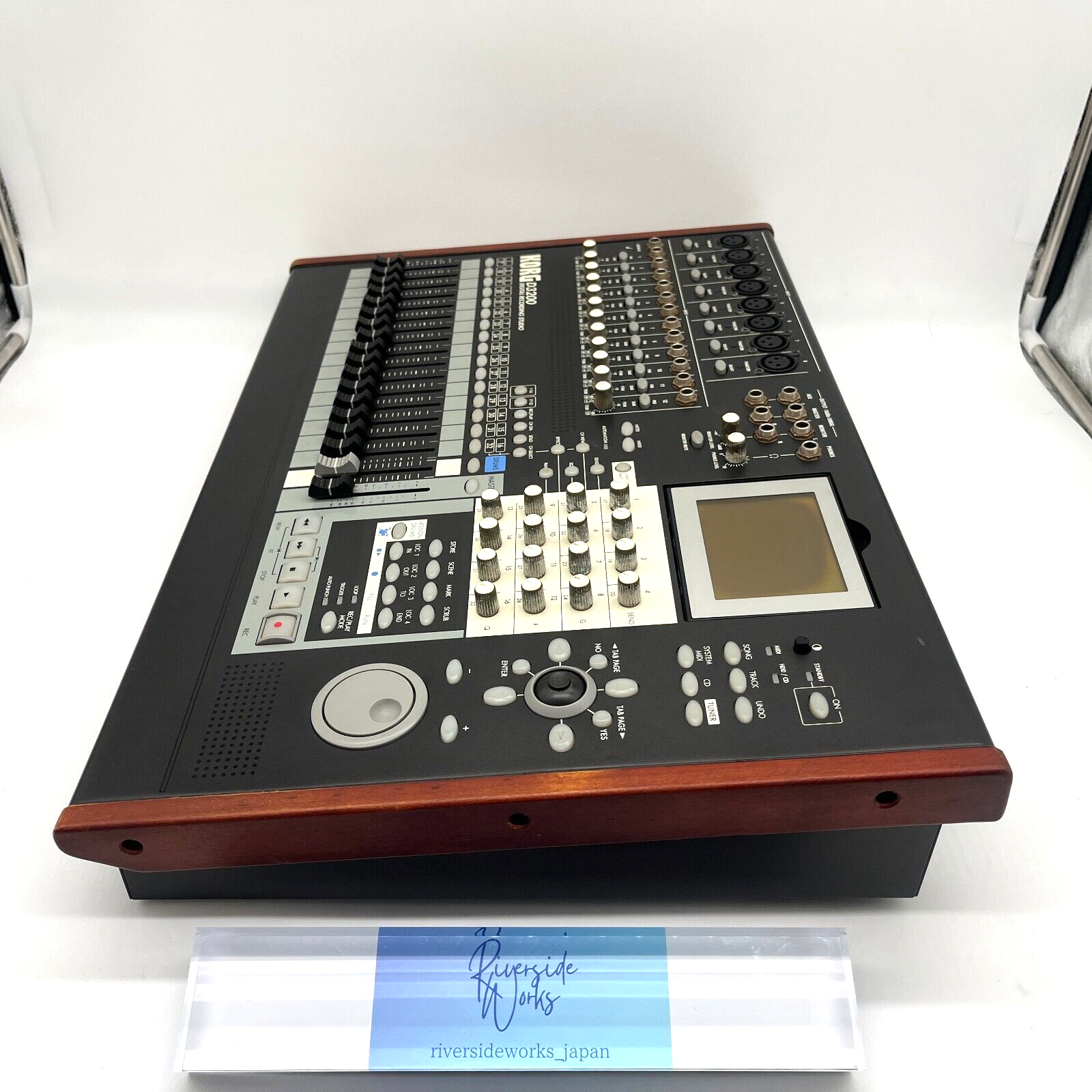 Korg D3200 Digital Recording Studio Desktop Multi-Track Korg D3200 Digital Recording Studio Desktop Multi-Track