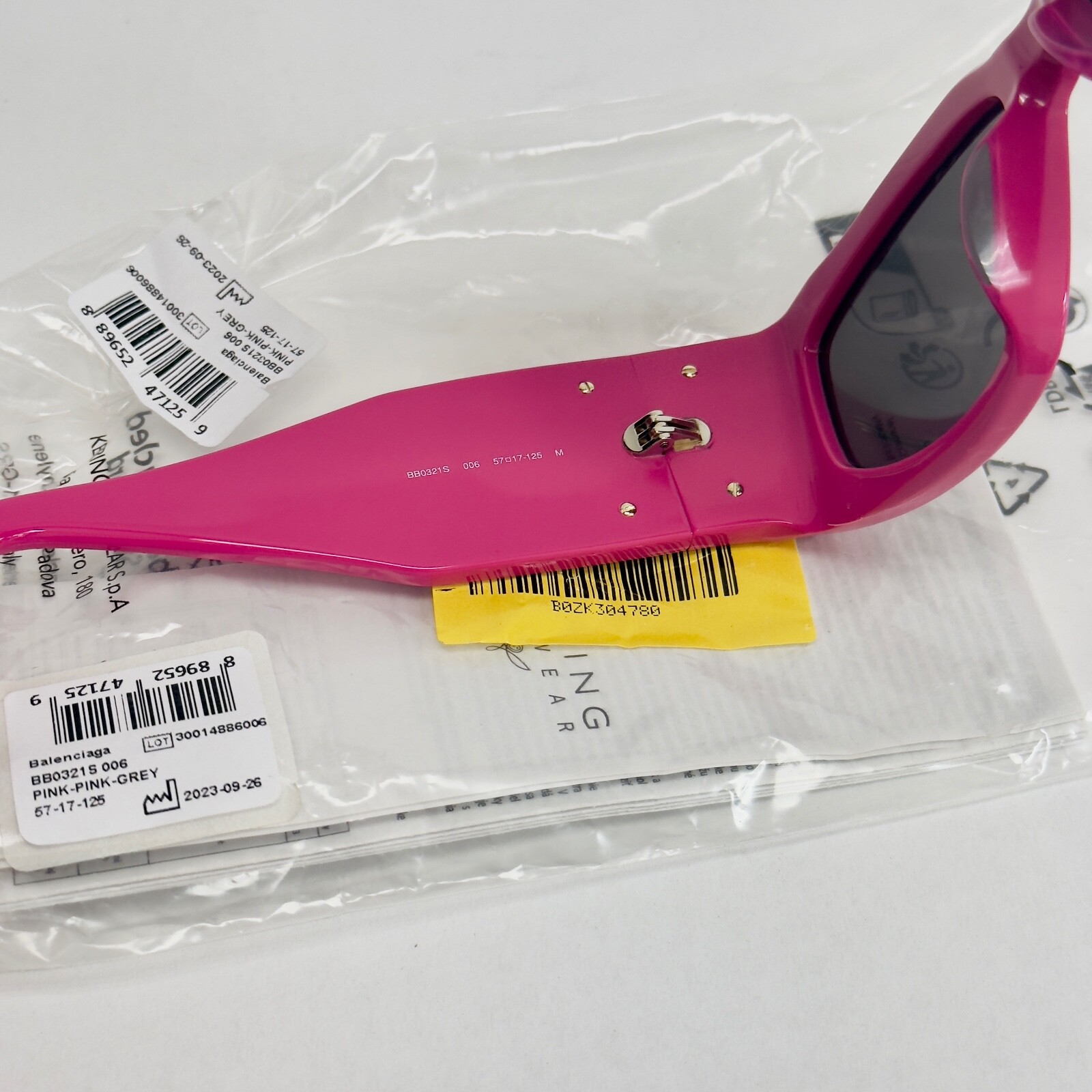 Pre-owned Balenciaga Bossy Cat 0321 Pink Fashion Geometric Unisex Sunglass Bb0321s 006 In Gray