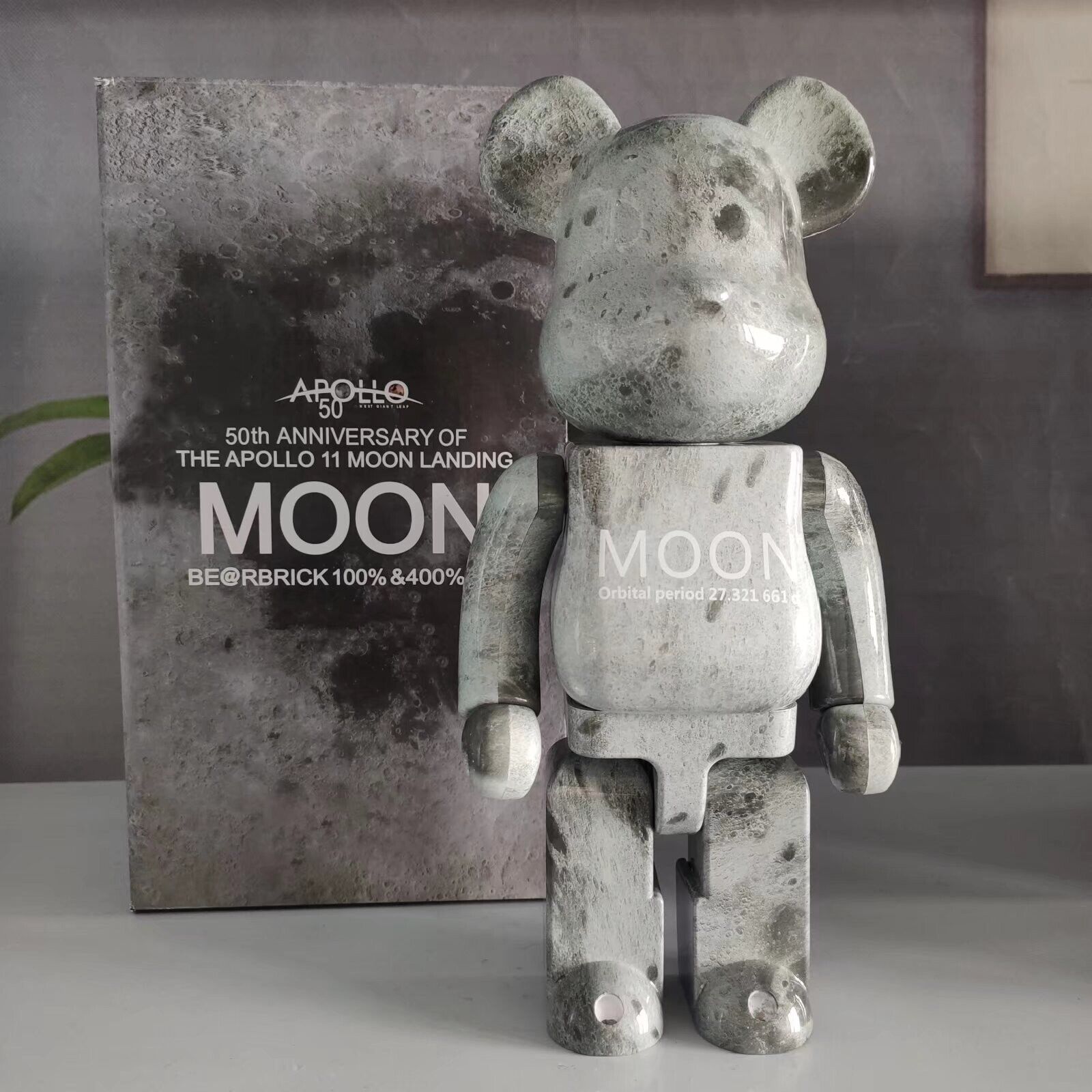 Bearbrick 400% 28cm Moon Astronomy Enthusiast Doll Joint Bearbrick 400% 28cm Moon Astronomy Enthusiast Doll Joint