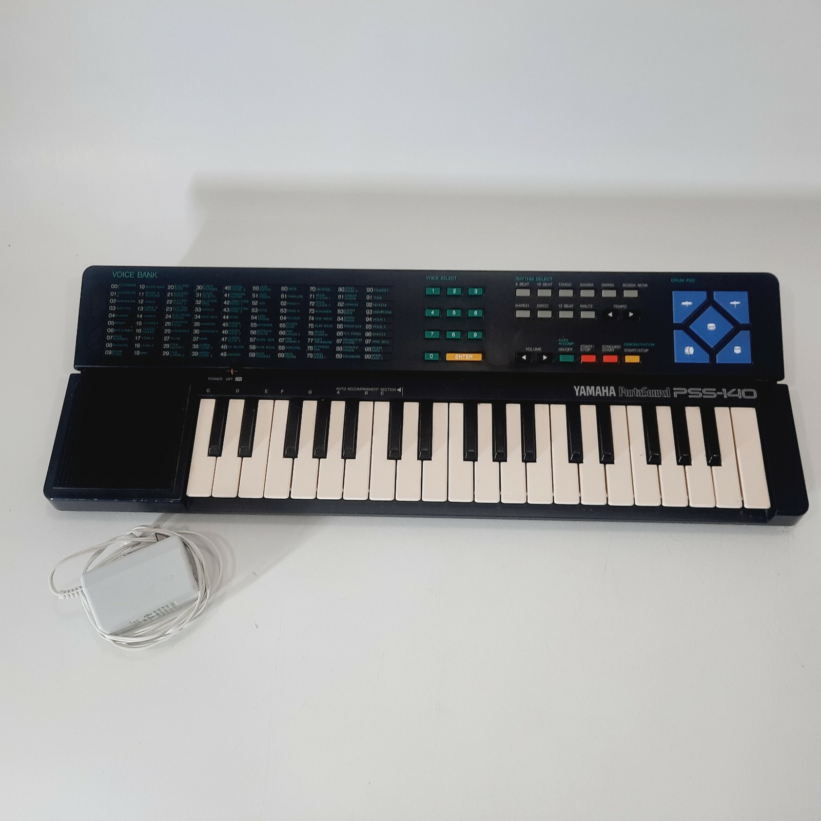 Синтезатор мк-939 кнопки. Контроллер korg microkey 25. Синтезатор akai miniak. Alesis v25. Синтезатор korg krome ex 61.