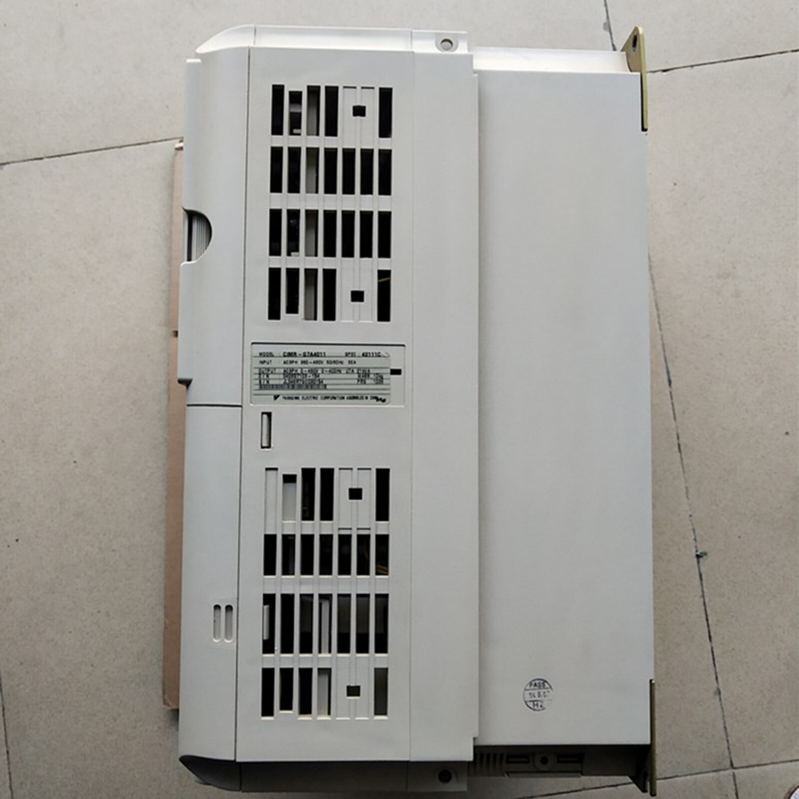 one used Yaskawa Inverter CIMR-G7A4011 11KW 380V Fast one used Yaskawa Inverter CIMR-G7A4011 11KW 380V Fast