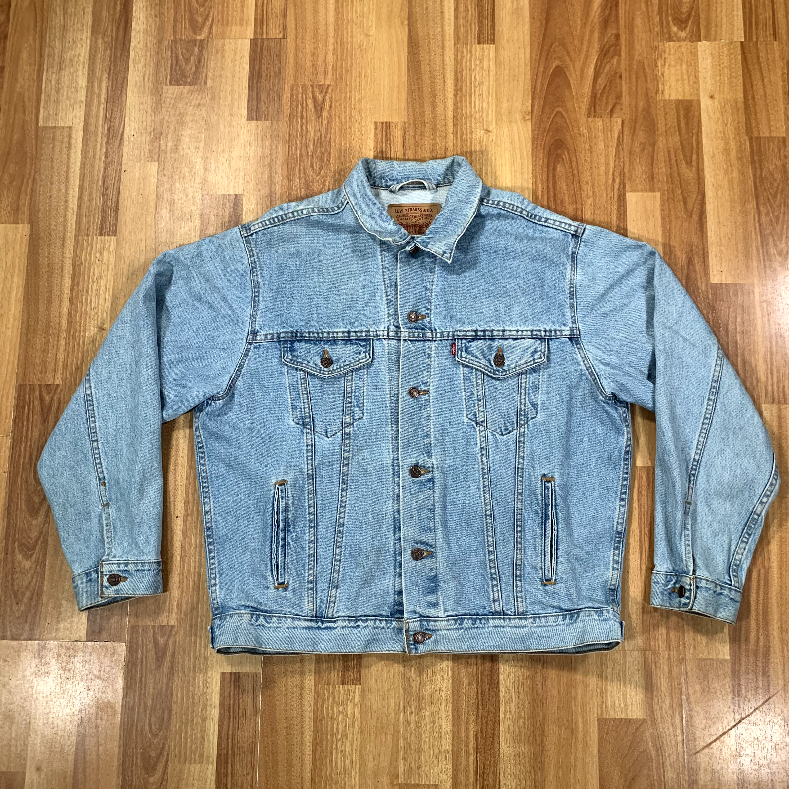 Vintage Levi's Denim Trucker Jacket Mens Large 1995 Made in