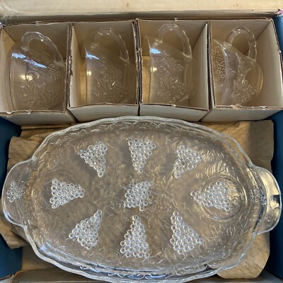 VintageANCHOR HOCKING 8 Piece Serva-Snack SET 4 Glass Trays & Cups Grape Pattern