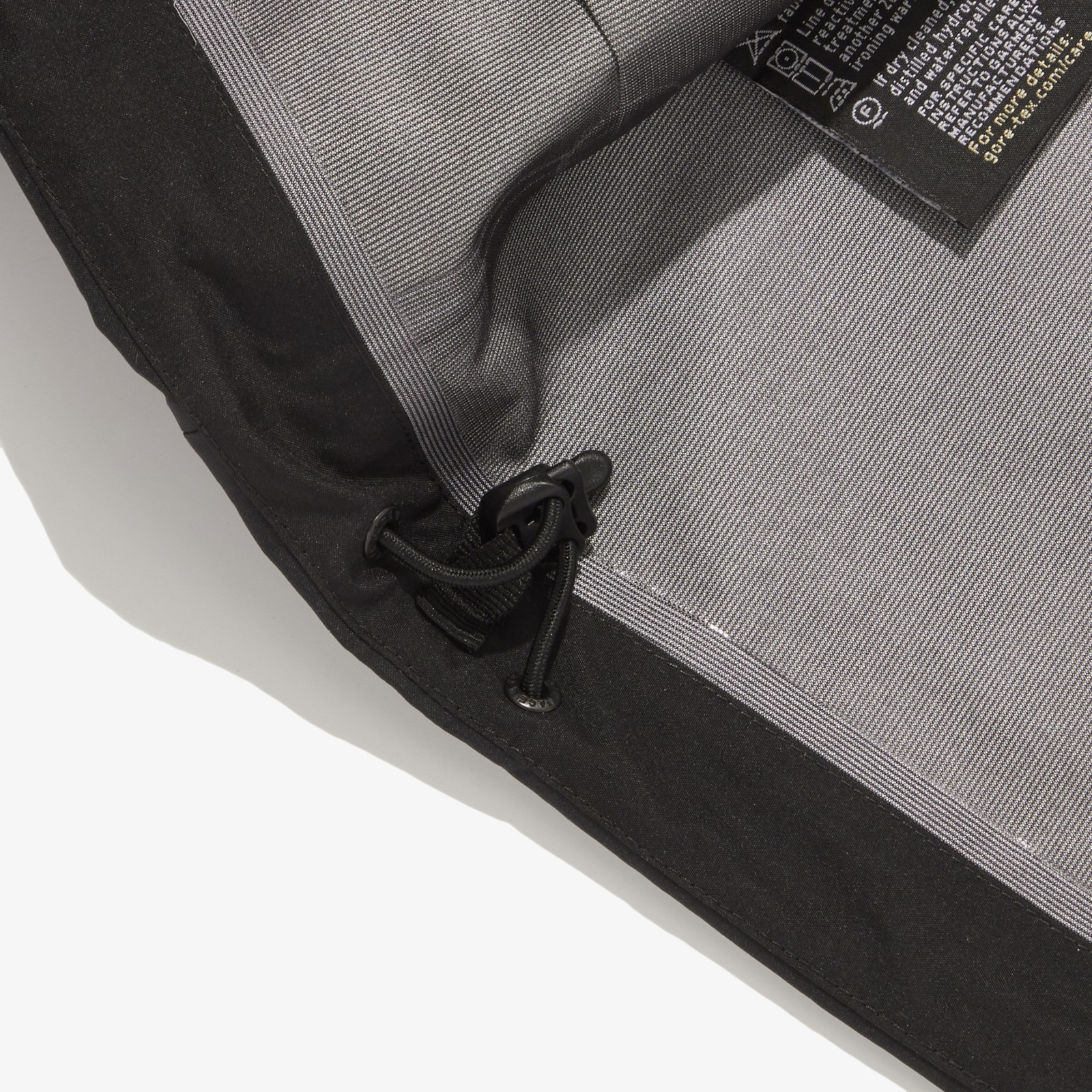 THE NORTH FACE Mens GORE-TEX MOUNTAIN 3L JACKET BLACK NJ2GQ51A S