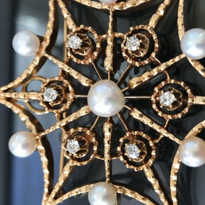 Spider Web Pearl Diamond 14k Yellow Gold Brooch Pin Pendant
