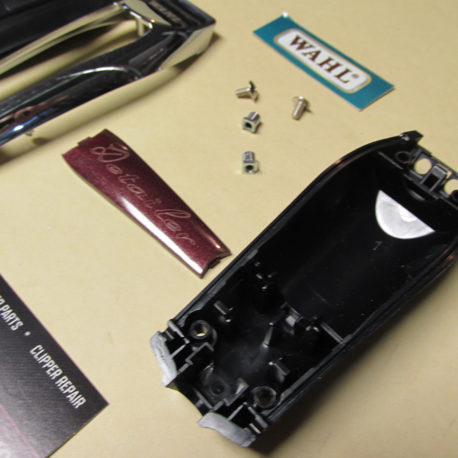 Wahl Detailer Clipper  Parts >> Case Top & Bottom and Blade Screws
