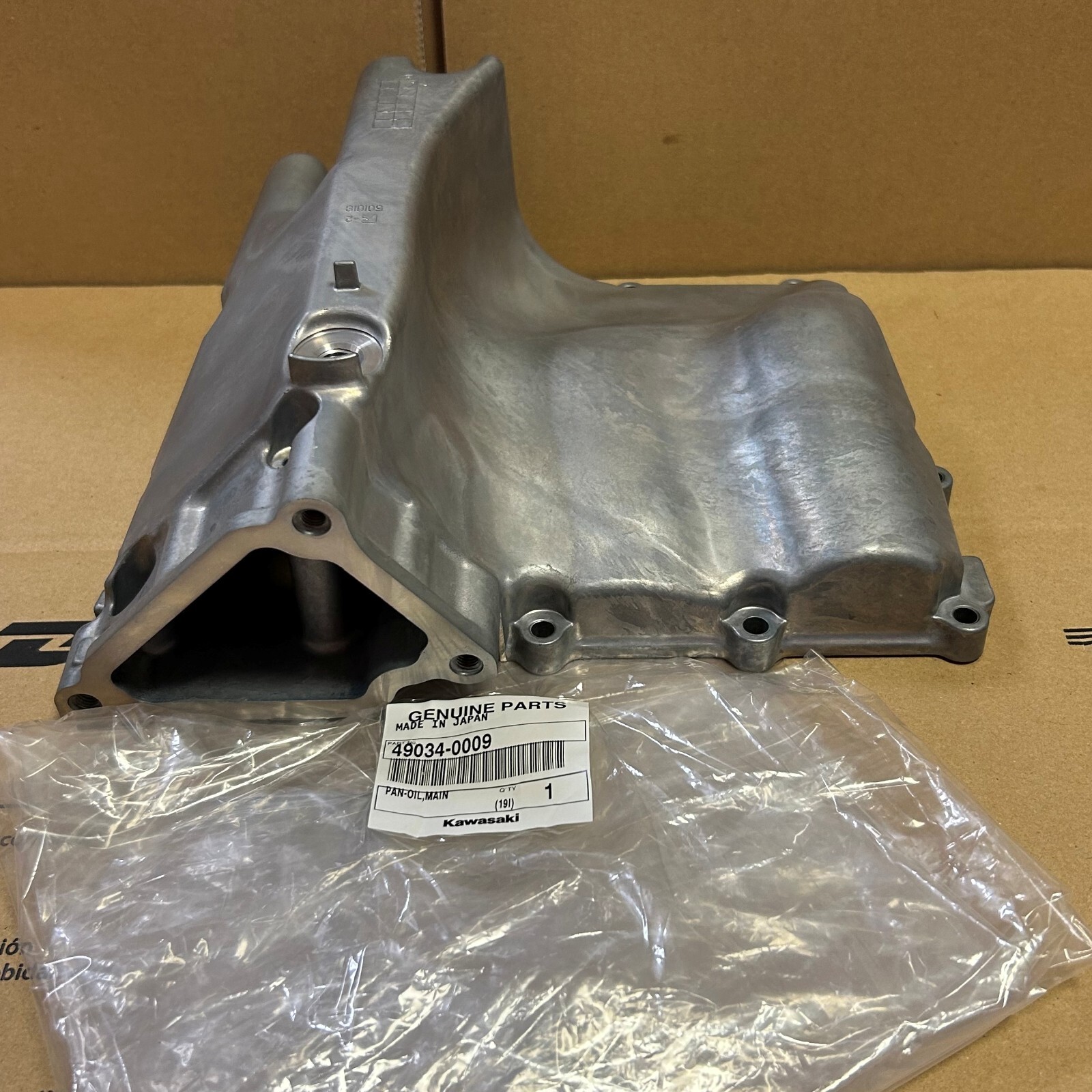 ふみ NEW】Kawasaki Genuine 2004-2005 Ninja ZX-10R PAN OIL MAIN
