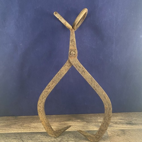 VINTAGE ANTIQUE CAST IRON ICE BLOCK TONGS 15