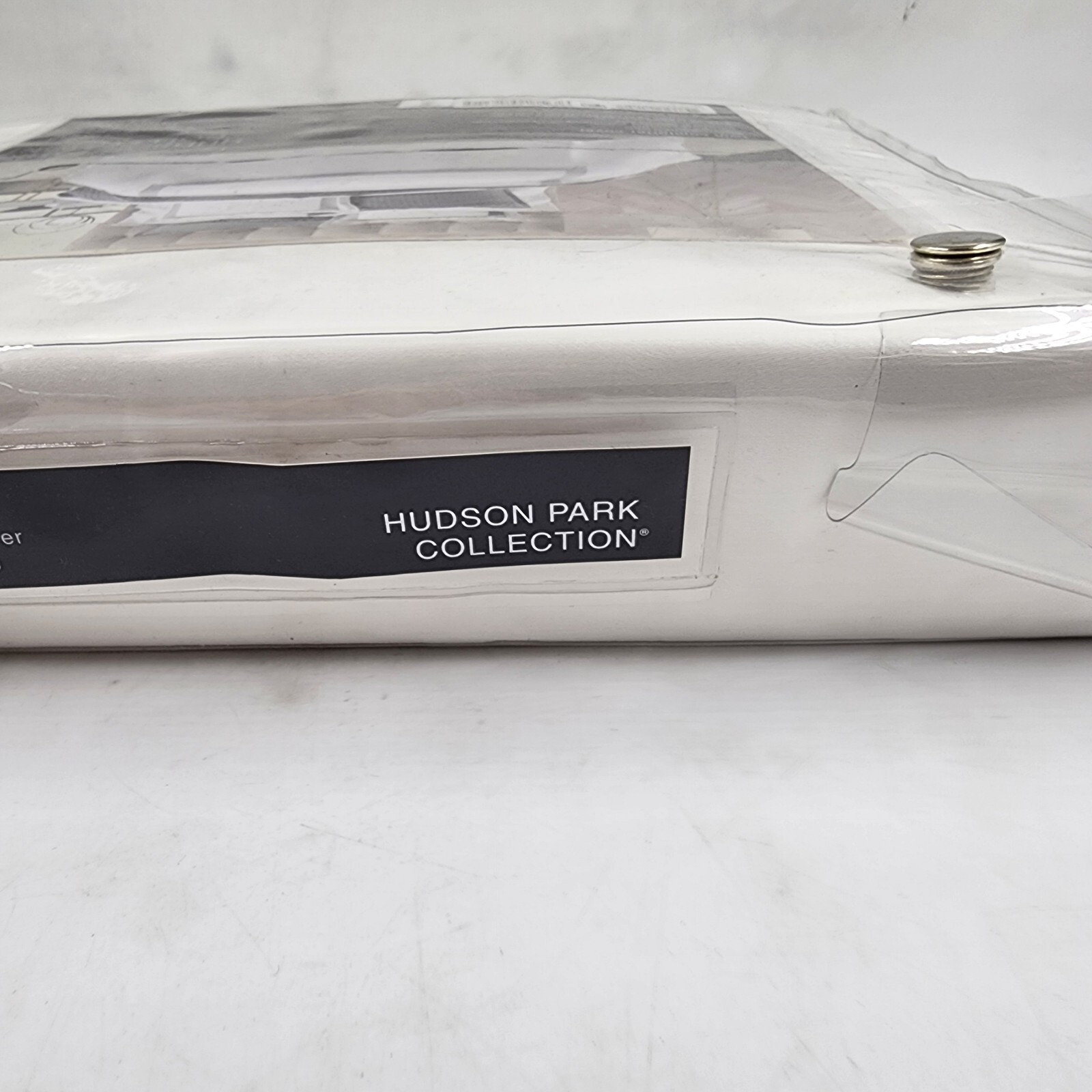 Hudson Park Collection 500TC Embroidered Geo Duvet Cover 39x75in Charcoal/White - Picture 11 of 16