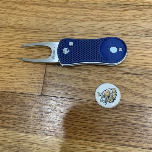 TaylorMade Golf Ball Marker With Folding Pitchfix Divot Tool