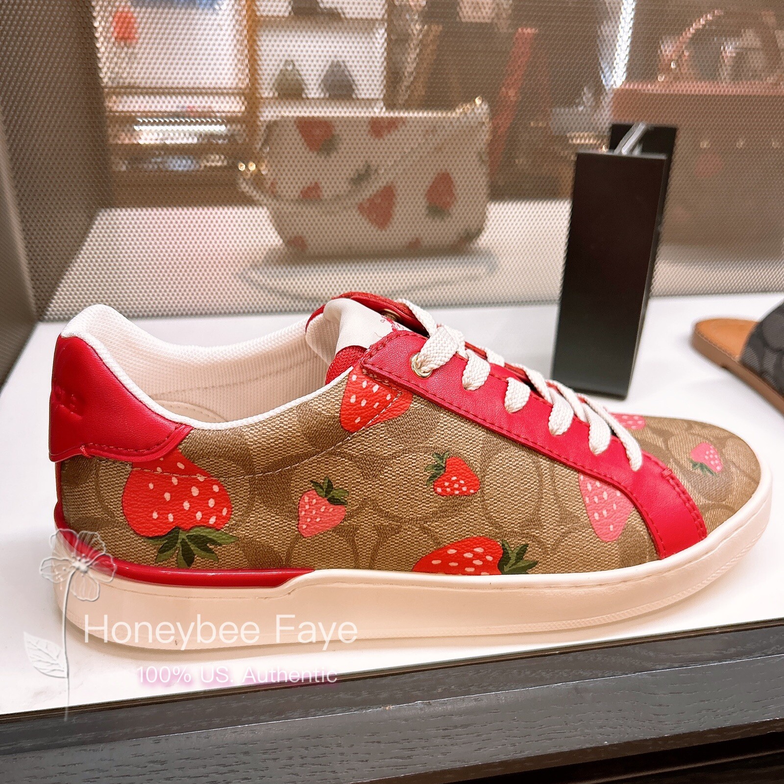 NWT COACH WOMEN Clip Low Top Sneaker In Signature Canvas