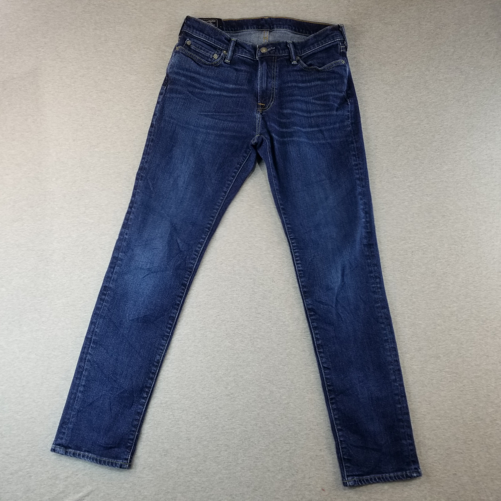 Abercrombie Jeans Men's Sz 30x32 Rustin Athletic Slim Dark Wash Normcore Durable