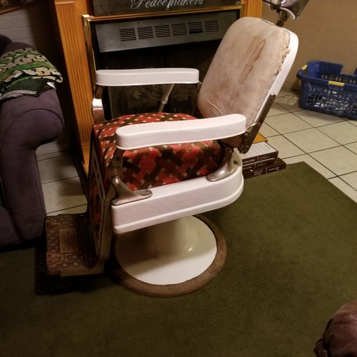 Theo a kochs barber chair