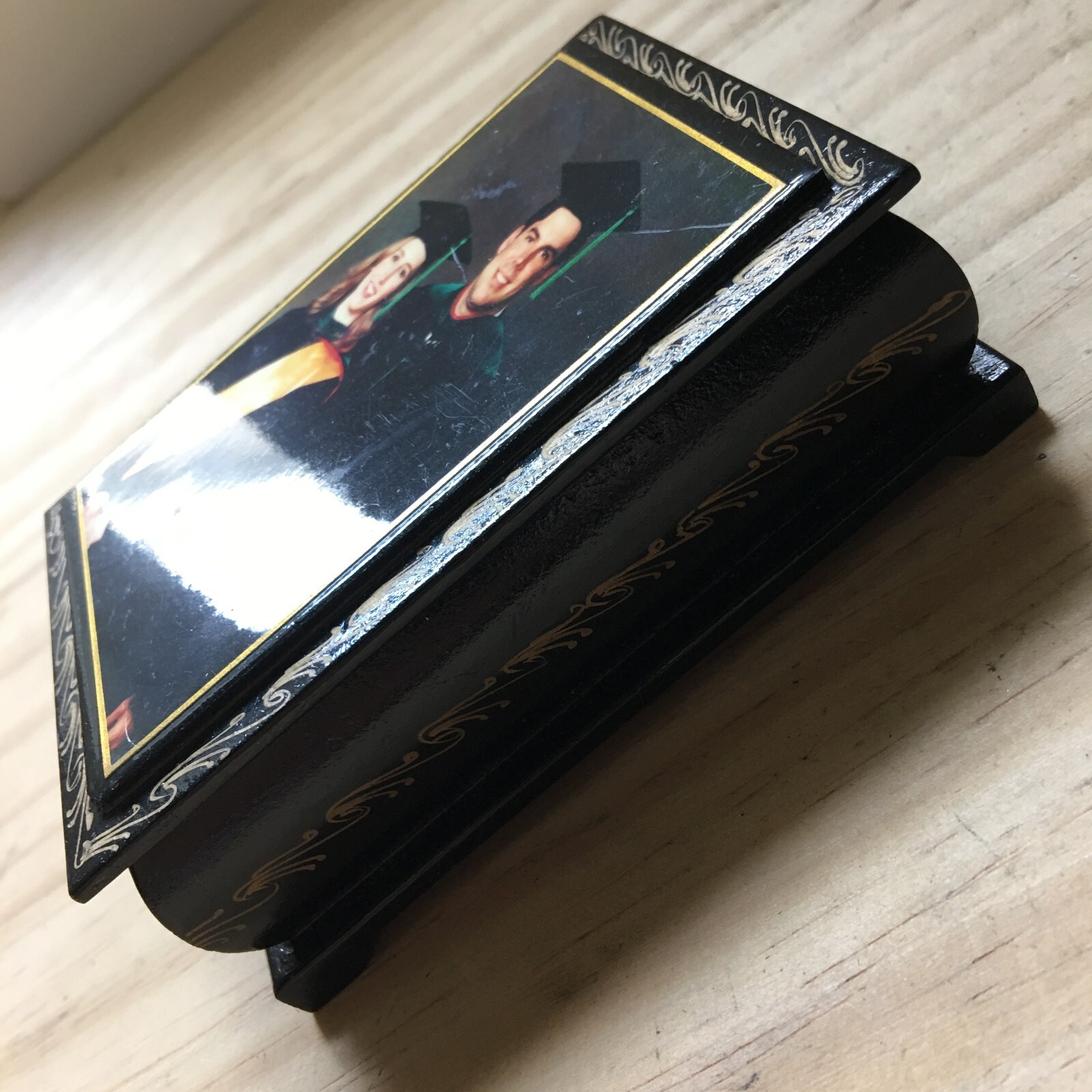 Vintage 1960s Lacquered Black Wooden Trinket Box Graduation Memorial Picture 4