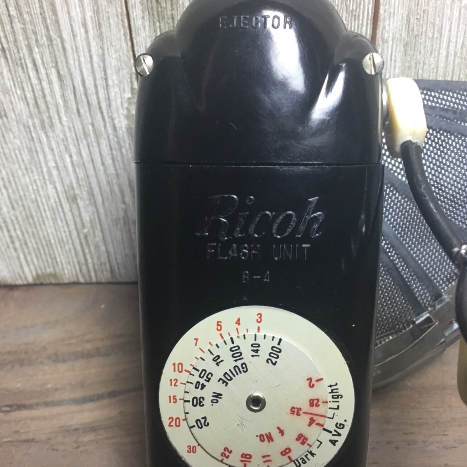 Vintage Ricoh Folding Fan Flash Unit B-4 with Case Shoe Mount PHOTOGRAPHY