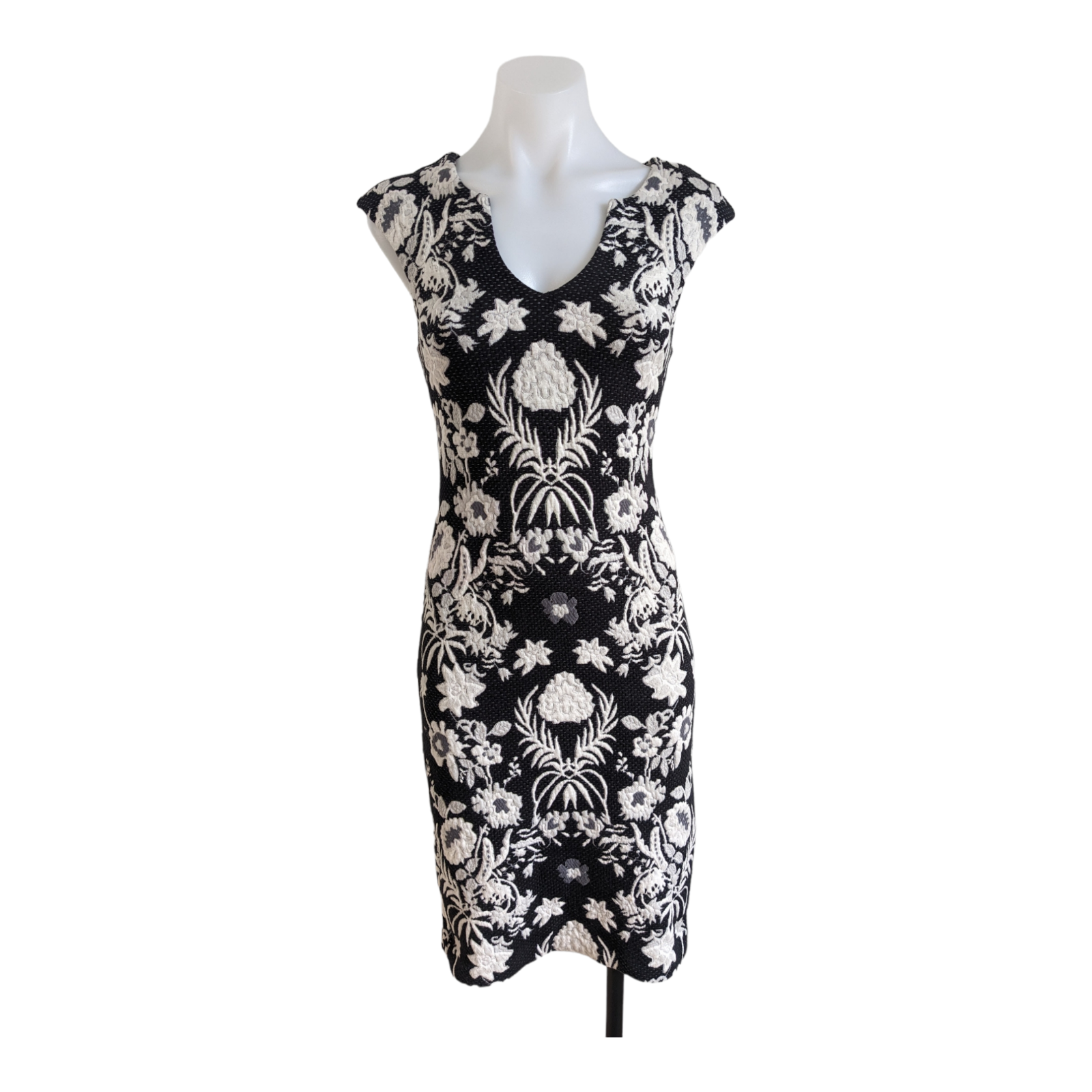 HD in Paris Size 0 Jacquard Sheath Dress Black White Floral