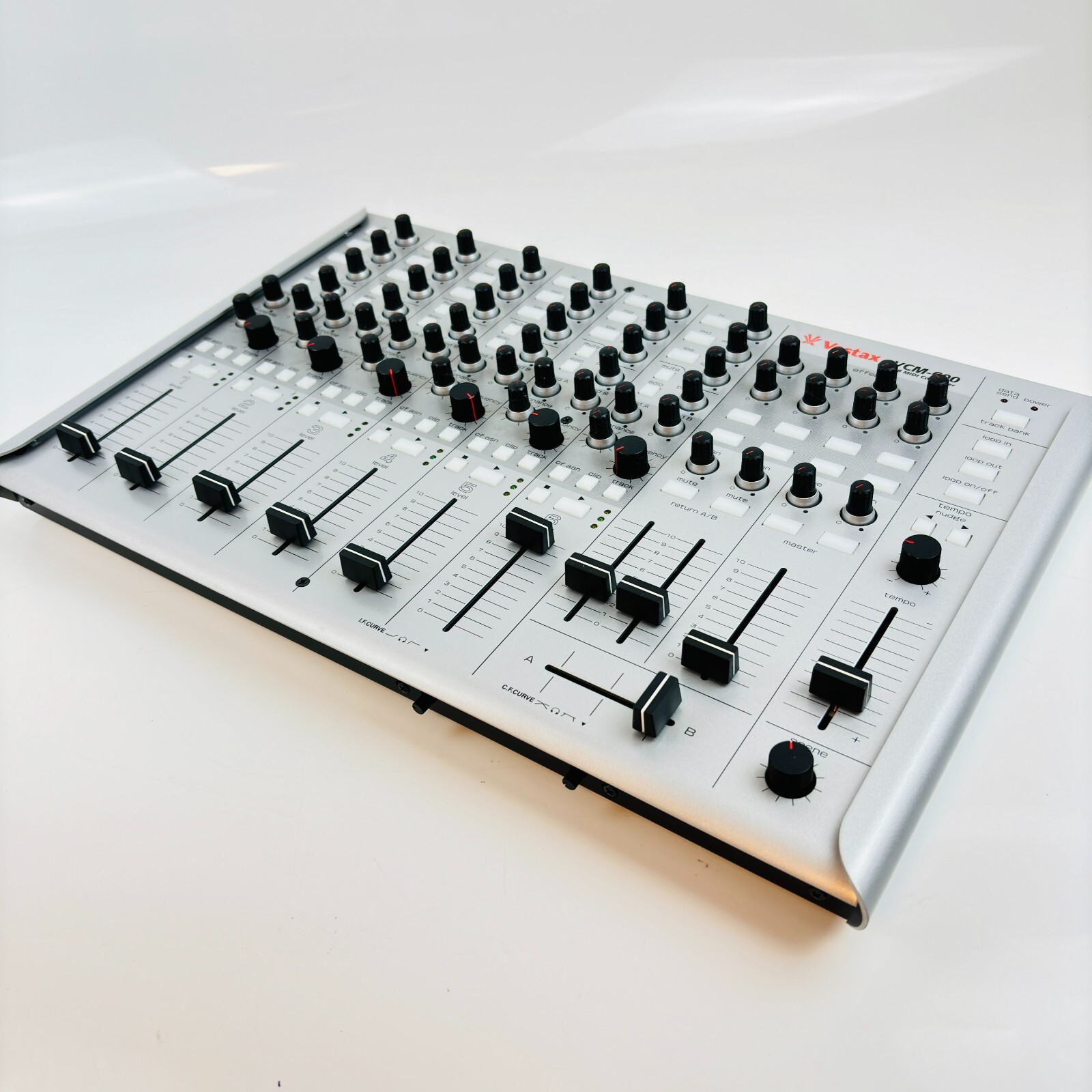 Vestax MIDIコントローラー VCM-600 Vestax Midi Controller Vcm 600 Silver Professional Dj