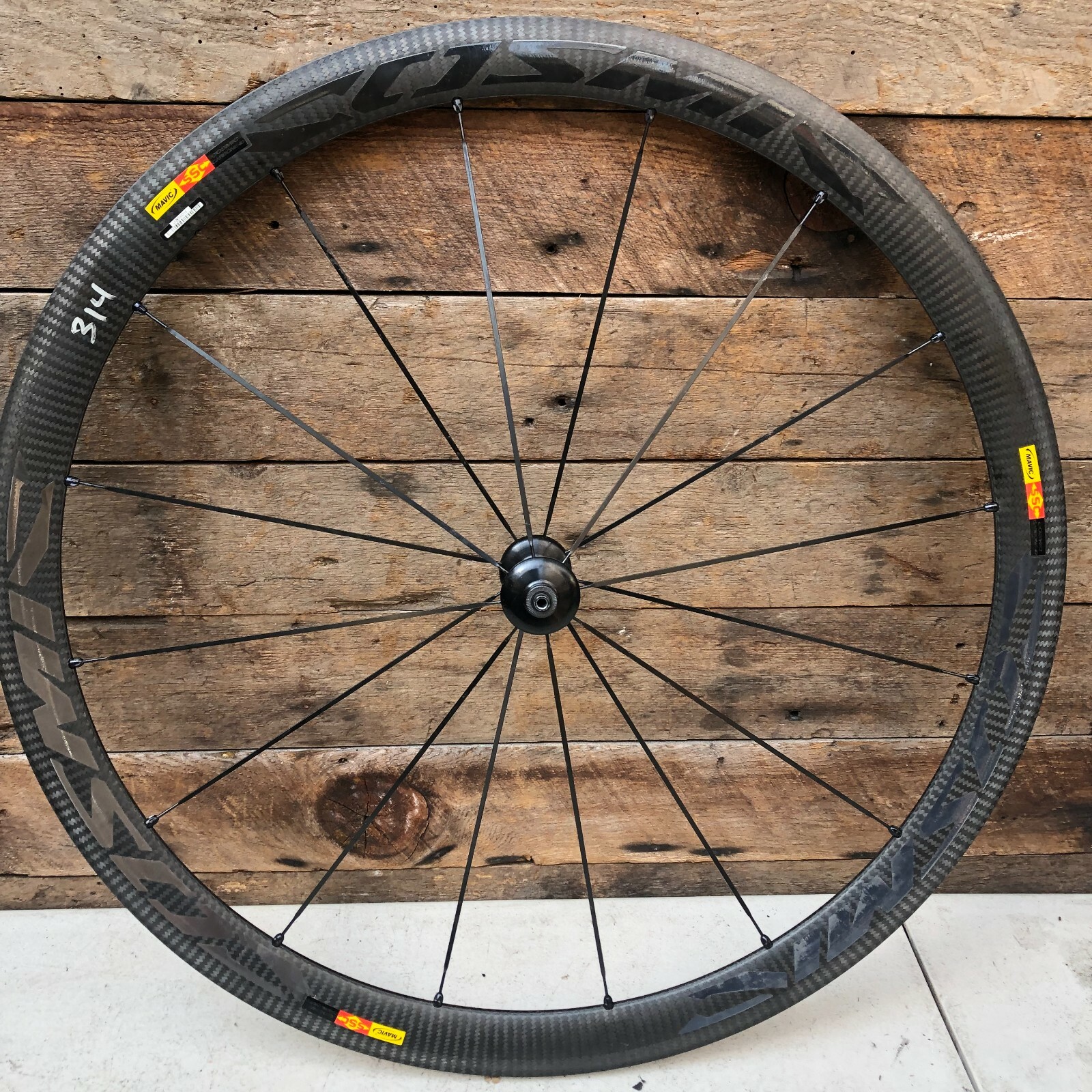 Mavic Cosmic Carbone 40 road bike front wheel carbon Mavic Cosmic Carbone 40 road bike front wheel carbon