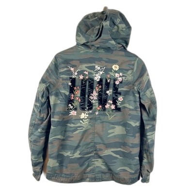 American Eagle Outfitters Camo Jacket with LOVE Embroidery Size Small