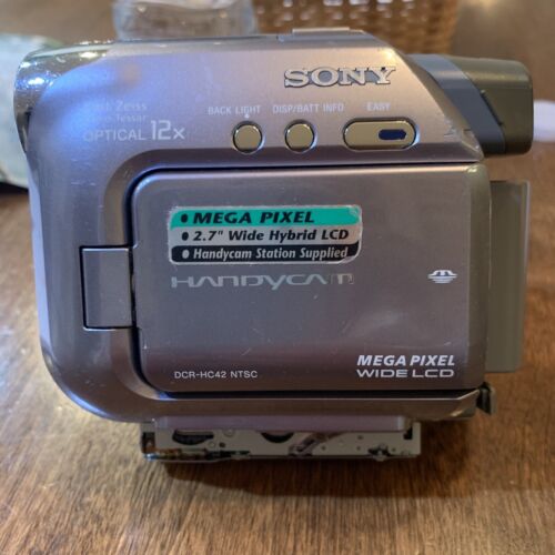 Sony Handycam DCR-HC42 MiniDV Camcorder Camera Made In Japan Sony Handycam DCR-HC42 MiniDV Camcorder Camera Made In Japan