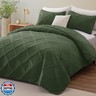 Exclusivo Mezcla King Quilt Set- Olive Green Quilts Bedding Set with 2 Pillow Shams, Modern King Bedspread with Striped Pattern, Soft Lightweight Bedspreads Coverlets for All Seasons