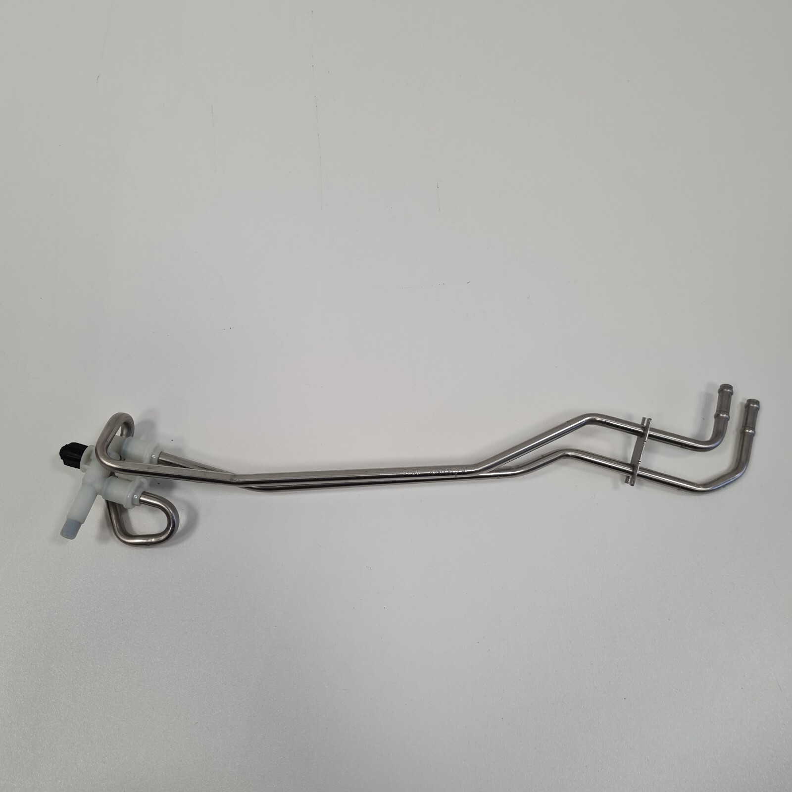 A2058301706 BRAND NEW MERCEDES BENZ OEM WINDSCREEN WASHER