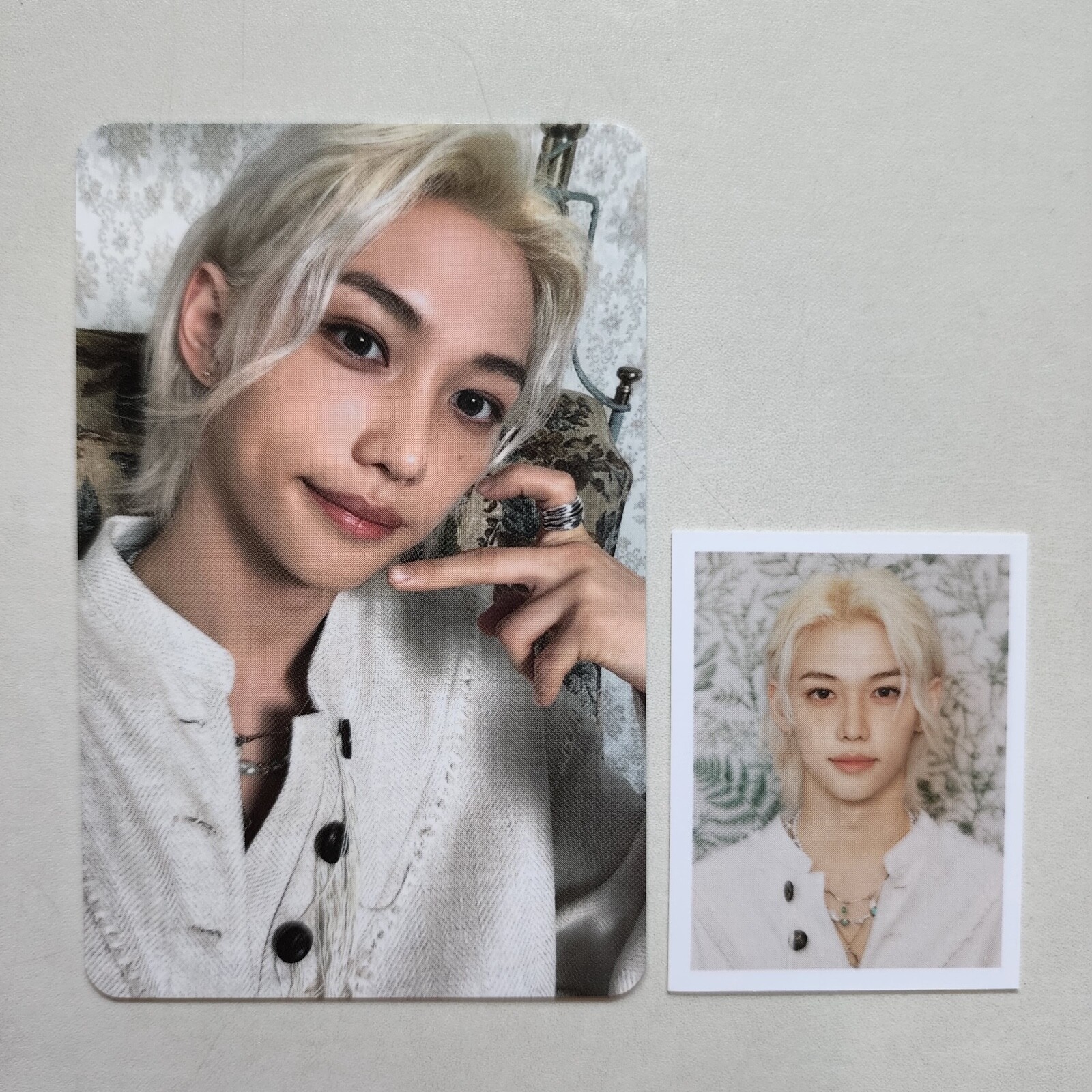 アイドル PHOTO CARD STAND Felix / Stray Kids Stray Kids Fotokarty, 92 szt. bezpańskich dzieci, album