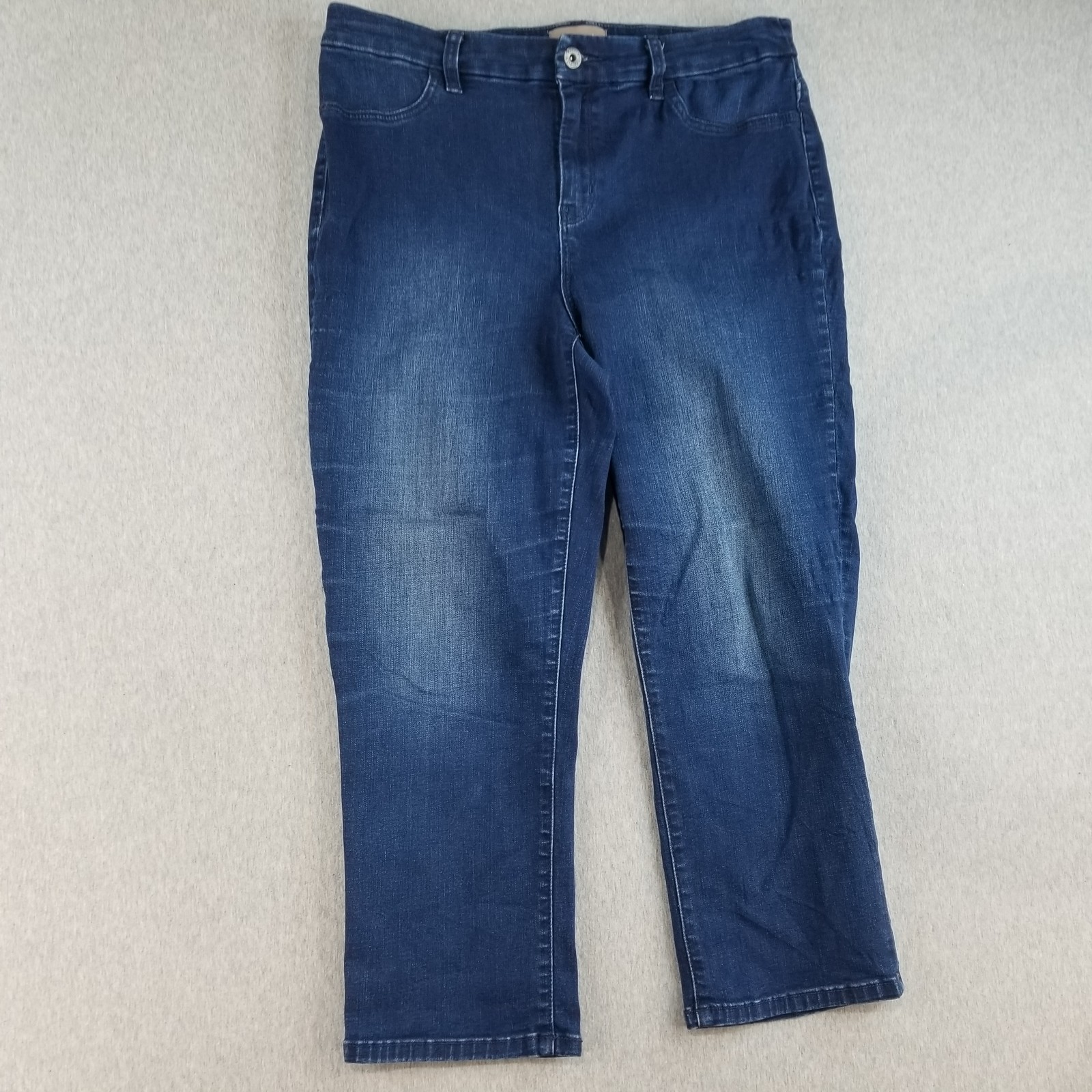 Chico's Jeans Women's Sz 1 Capri Stretch Mat Dark Wash Normcore Cute Trendy Nice