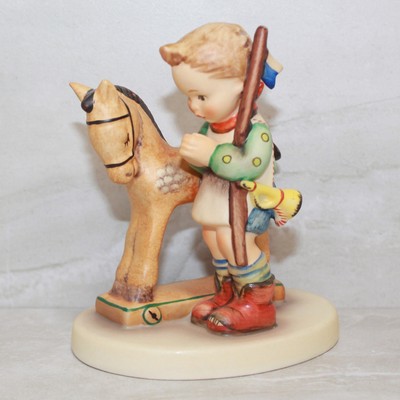 Hummel Figurine 20 no box Prayer Before Battle