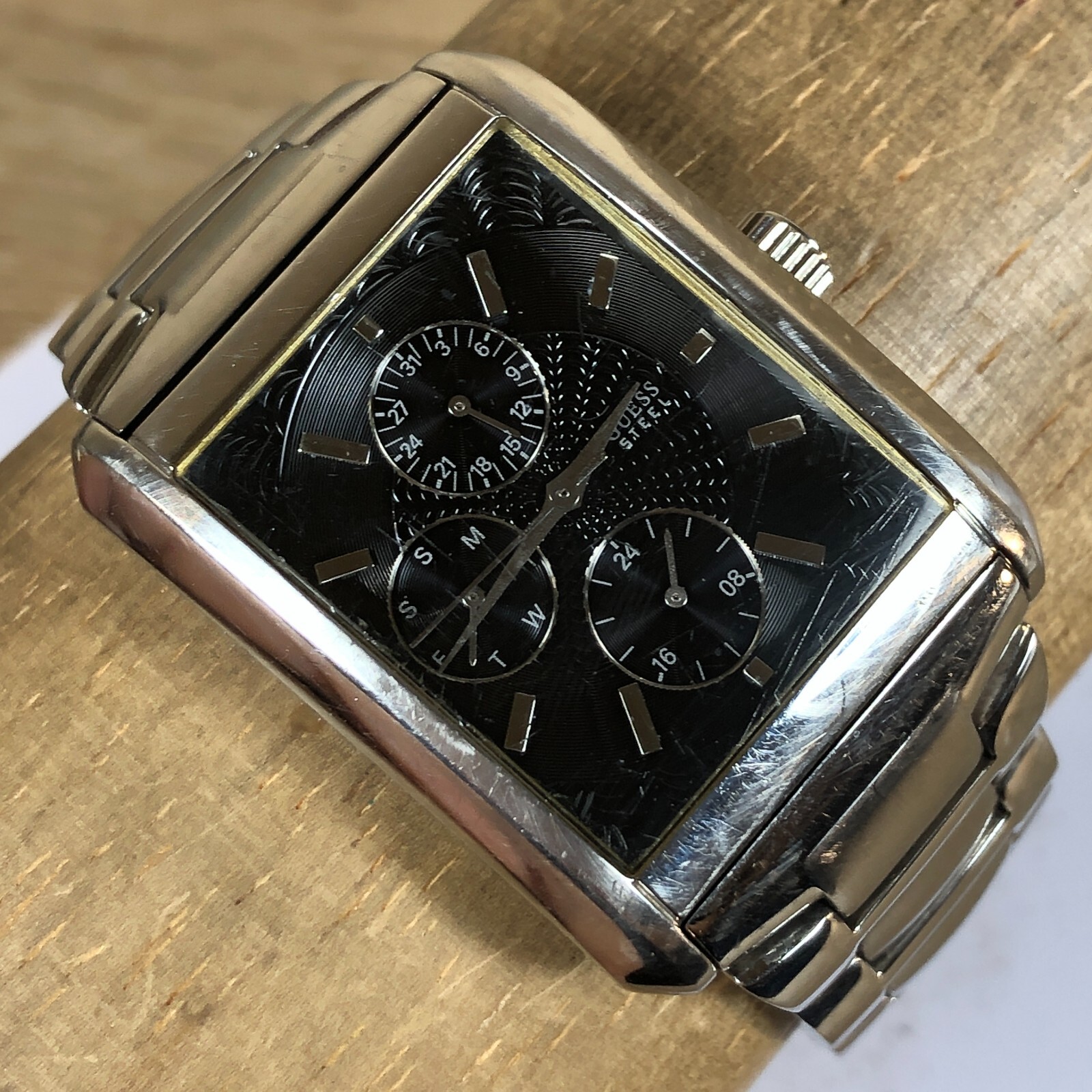 Guess Men G95291G Black Dial Multifunction Stainless Steel Guess Men G95291G Black Dial Multifunction Stainless Steel